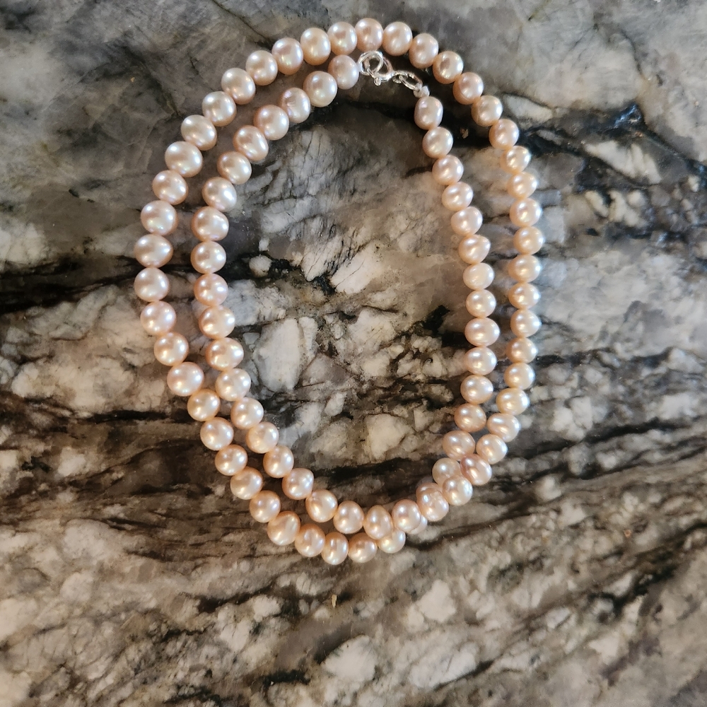 Pink Pearl Necklace With Clasp - Picture 2 of 5